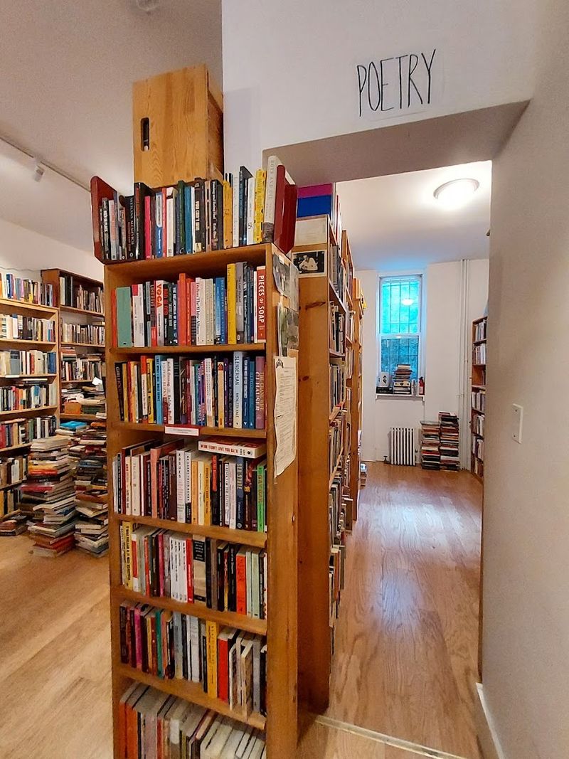 This New York Bookstore Is Where Readers Lose Track Of Time And Space - Decor Hint The Shelves That Tell You Everything