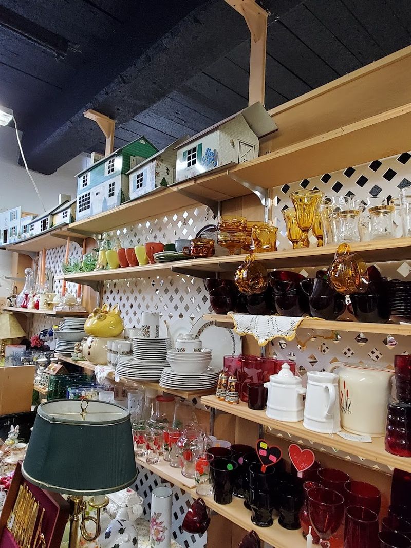 Flea Market At The Crossing, Plainville