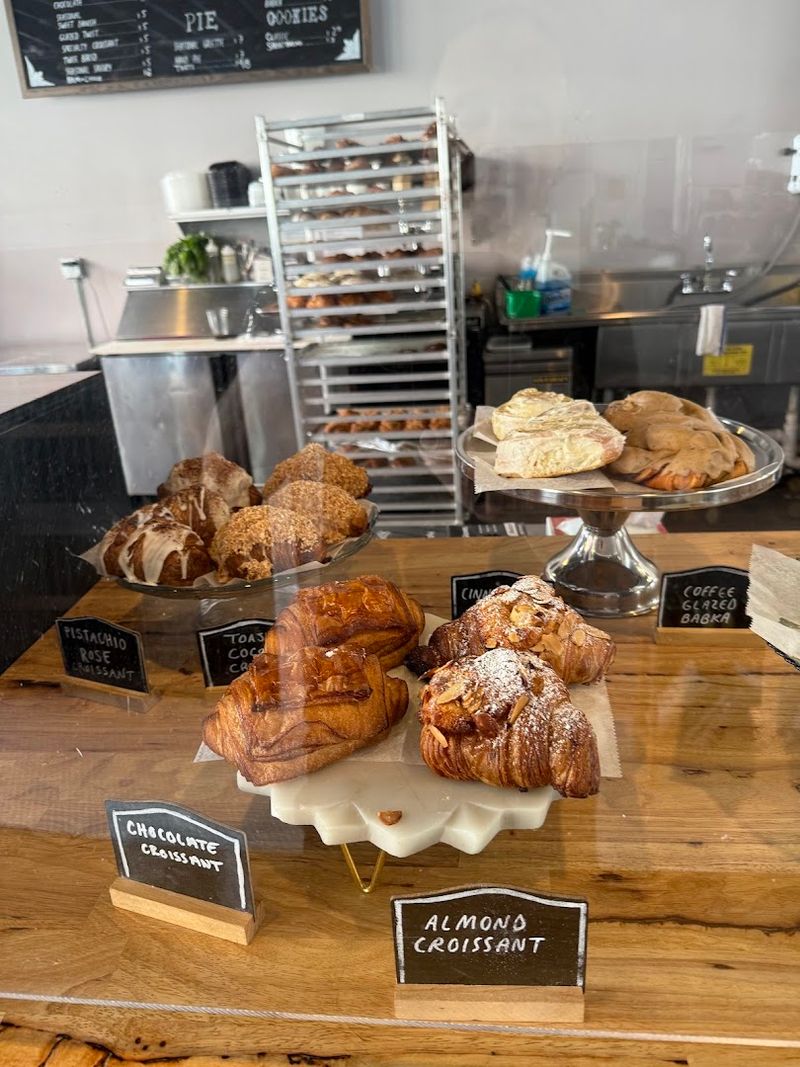 This Small Kentucky Town Is Gaining Attention For One Incredible Croissant - Decor Hint From Farmers Markets To A Brick-And-Mortar Dream