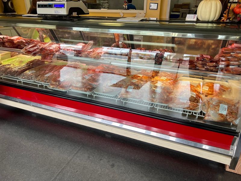 These 15 Georgia Groceries Bring Back The Golden Age Of Quality Meat - Decor Hint Cajun Meat Co