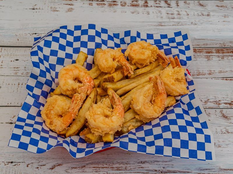 Freshly Fried Seafood Supports The Crispy Claim