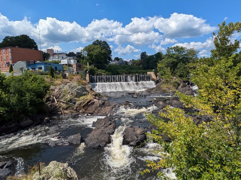 The Charming Connecticut Small Town Where Slow Living Still Exists - Decor Hint A Town That Time Chose To Keep
