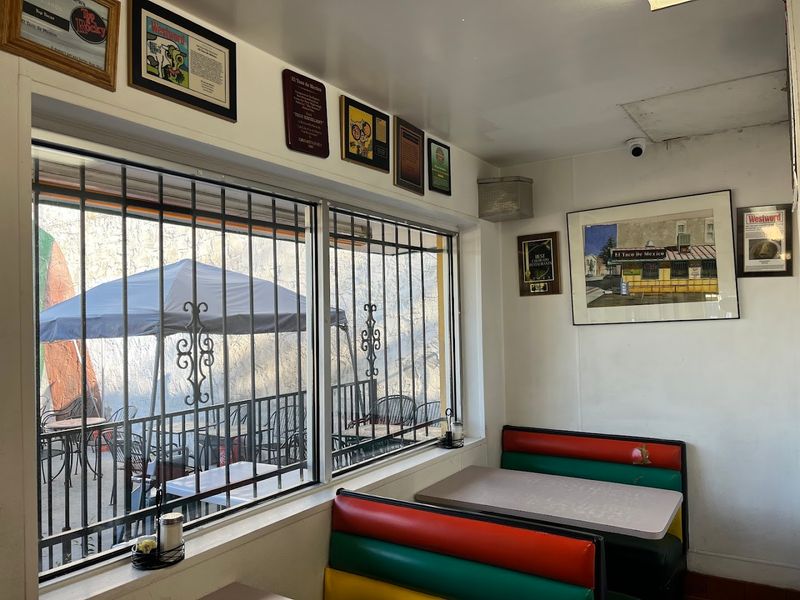 Colorado Has A Cozy Restaurant That Delivers The Kind Of Dining Experience People Come Back For Again And Again - Decor Hint Why People Keep Returning