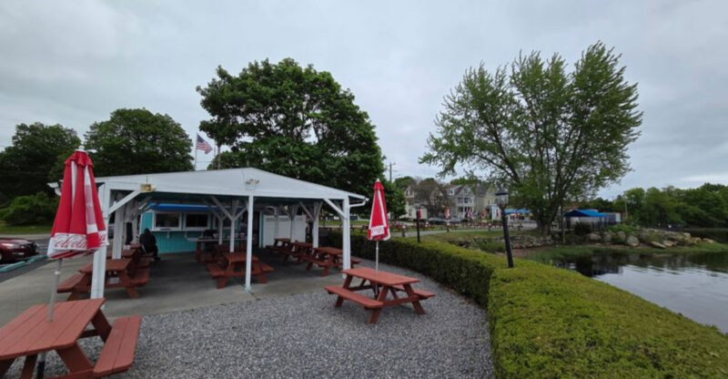 The Clam Fritters At This Seafood Spot In Connecticut Are So Good They’re Worth The Road Trip