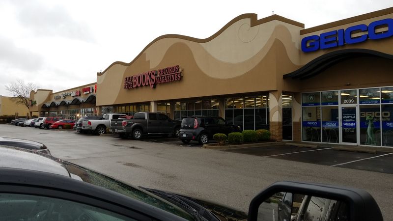 This Enormous Kentucky Bookstore In Louisville Lets You Load Your Cart With Books Starting At Just $1 - Decor Hint Convenient Hours And An Easy-To-Reach Location