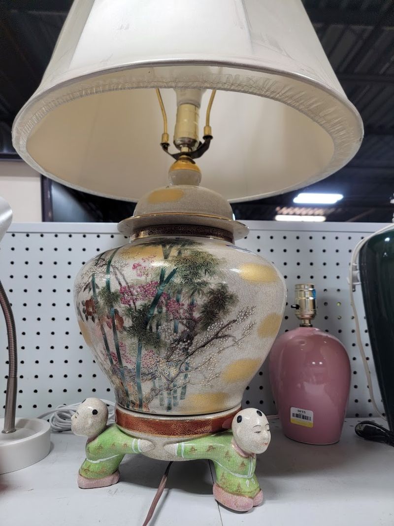 This Nebraska Thrift Store Keeps Surprising Shoppers At Every Turn - Decor Hint Furniture Finds That Would Cost You Triple Elsewhere