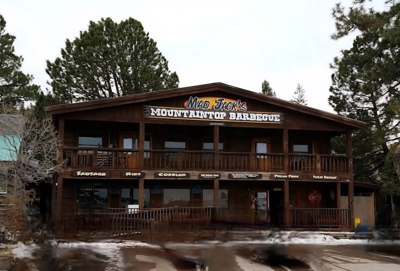 This No-Frills New Mexico BBQ Joint Serves Brisket People Cannot Stop Talking About - Decor Hint A Mountain Setting That Makes The Meal Better