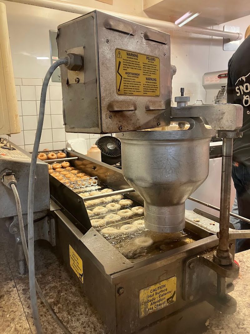 The Donut-Making Process You Can Watch Through The Glass
