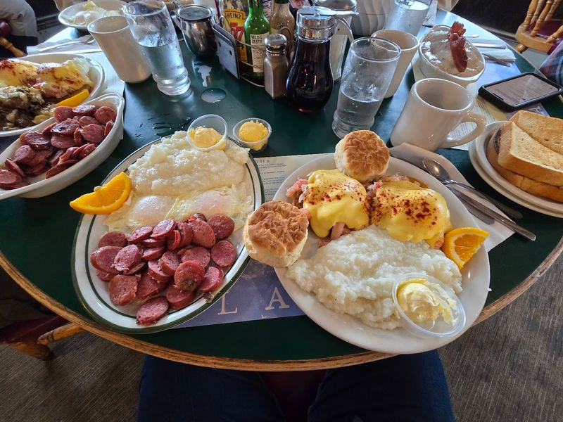 The Breakfast At This Classic Alaska Diner Is The Kind That Sets The Tone For Everything Else That Comes After It - Decor Hint Portions That Mean Business