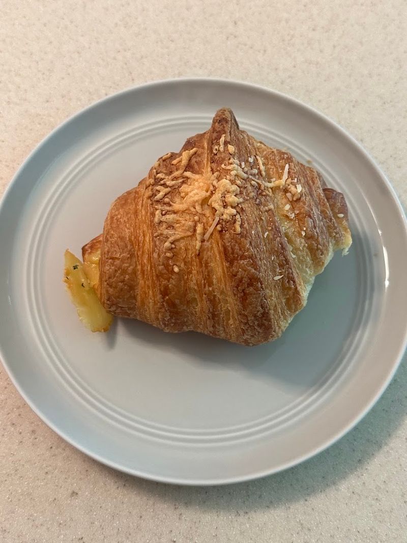People Cannot Stop Talking About The Croissants At This Wisconsin Bakery - Decor Hint Ham And Gruyere Croissant That Delivers Pure Savory Comfort