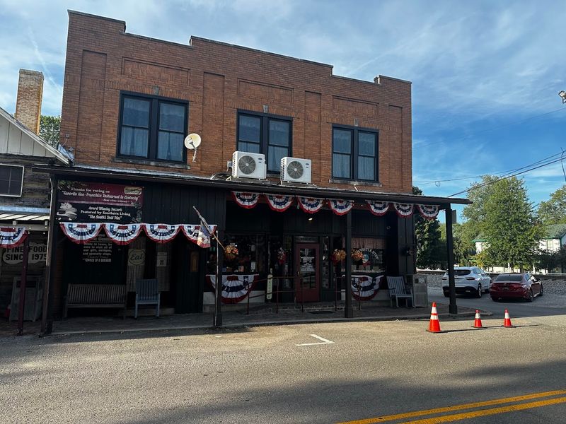 The Best Restaurant In Kentucky Located In A Small Town - Decor Hint Homemade Bread That Steals The Show