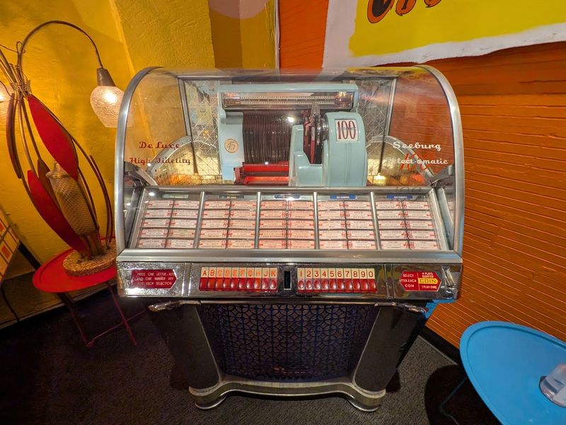 Vintage Jukeboxes Adding Era-Appropriate Music