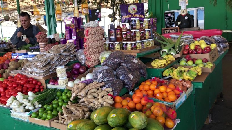 This Huge Florida Flea Market Is Packed With Bargains, Food, And Surprises - Decor Hint Fresh Produce And The Farmers Market Section