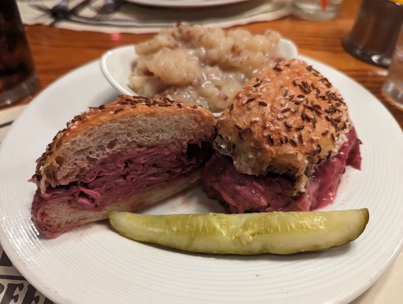 Thousands Of Diners Keep Coming Back
