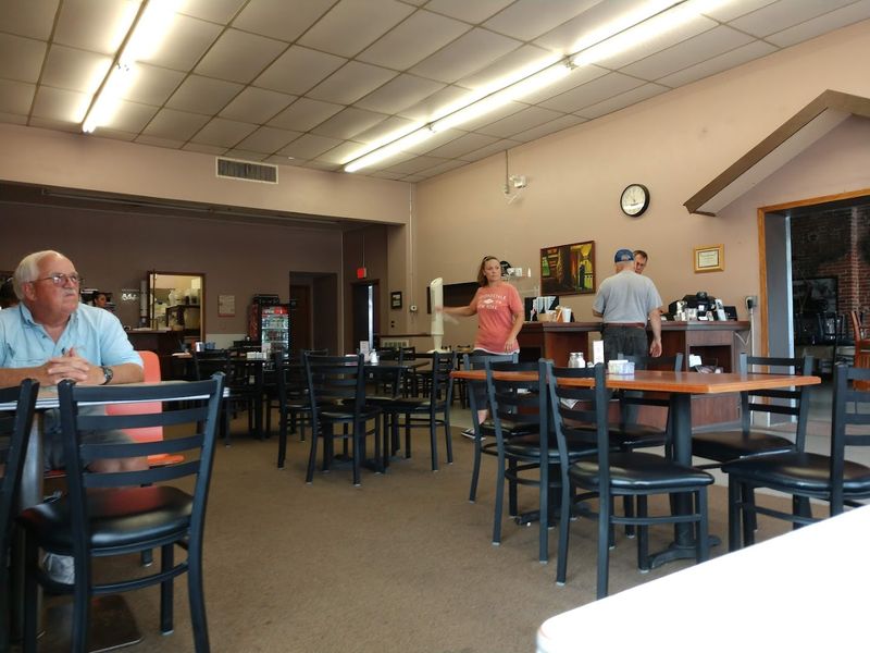 8 Beloved Breakfast Spots In Nebraska That Are Incredibly Good - Decor Hint Loup City Diner, Loup City, Nebraska