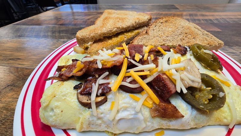 Alaska Has A Cafe Where The Food Is Made With So Much Craft That It Has Become The Only Reason Some People Visit - Decor Hint Other Dishes Worth The Trip