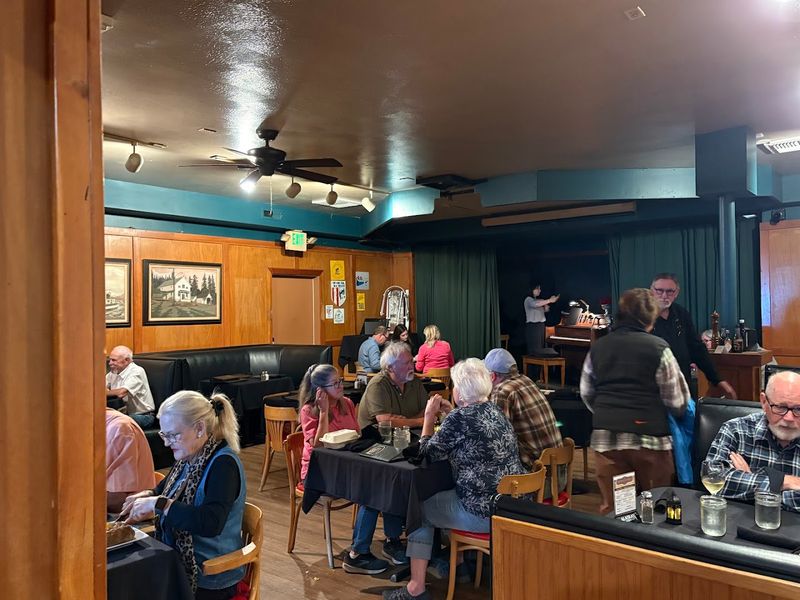 AJ's OldTown Steakhouse & Tavern