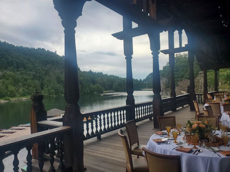 This New York Hotel Restaurant Has Turned Into A Must-Visit Dining Destination - Decor Hint Panoramic Mountain Views From Every Table