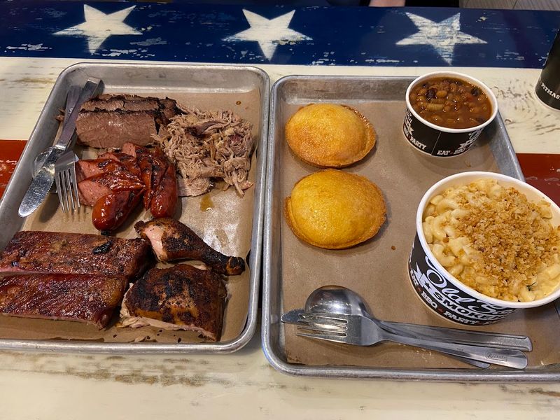 This Minnesota BBQ Spot Serves A Huge Meal For Just $12.99 - Decor Hint The Legendary Sides That Complete The Meal