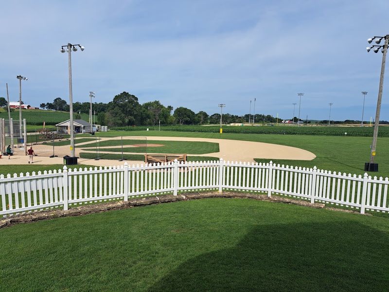 Travelers Keep Returning To This Historic Iowa Field Of Dreams Location - Decor Hint Dog-Friendly Fields And Family Fun