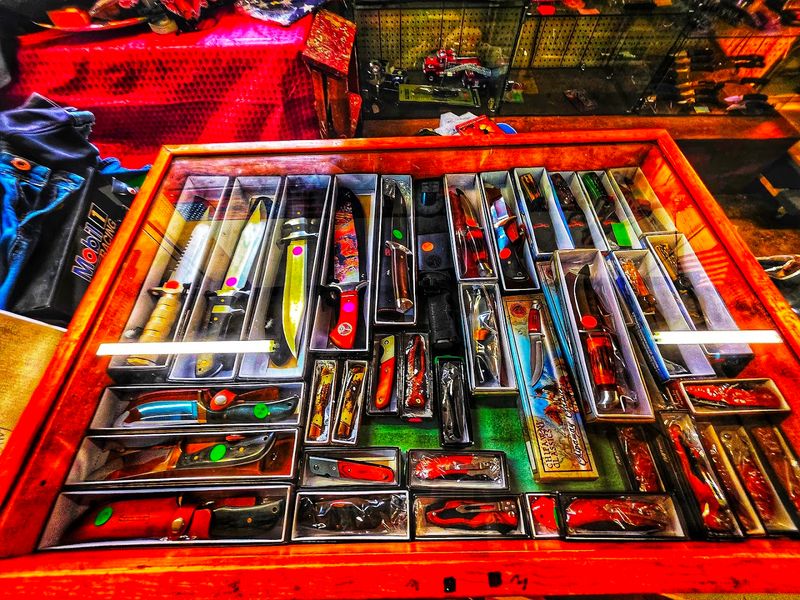 The Huge West Virginia Flea Market Where Treasure Hunters Stretch $40 Surprisingly Far - Decor Hint Outdoor Stalls And The Art Of The Slow Browse