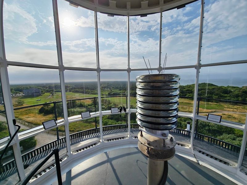 The Fresnel Lens That Does The Heavy Lifting