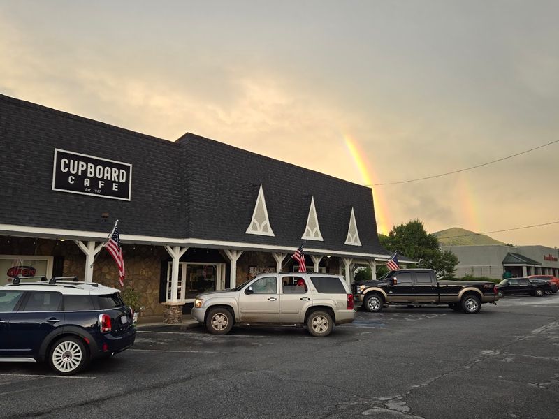 A Perfect Pit Stop On The North Georgia Mountain Road Trip Route