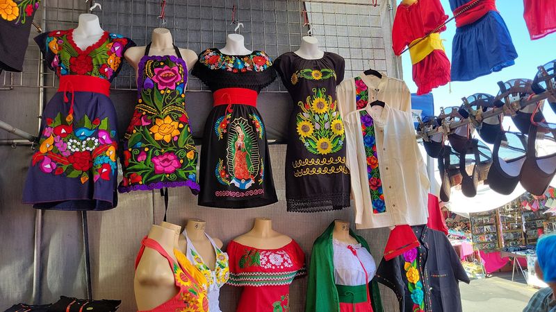 The Massive Flea Market In California That Locals Keep Raving About - Decor Hint A Long-Running Market With 70 Years Behind It