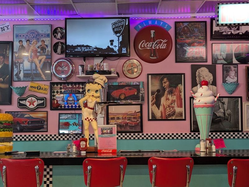 Where To Find Famous 50's Diner In Connecticut