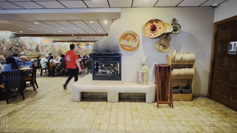 Sunday Brunch That Draws Crowds From Far Away