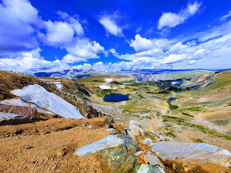 A Mountain Town That Welcomes Your Wallet