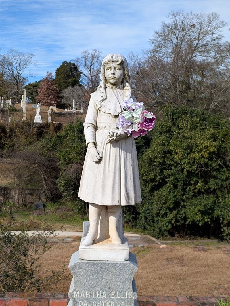 Spectacular Marble Statues and Mausoleums Worth Photographing