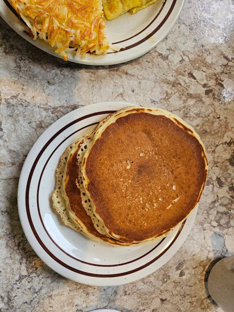 This North Dakota Breakfast Joint Does Omelets So Well That Everyone Who Tries One Immediately Falls In Love - Decor Hint Pancakes That Make Every Morning Better