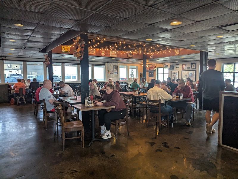 Service Style And The Rhythm Of A Classic Diner Experience