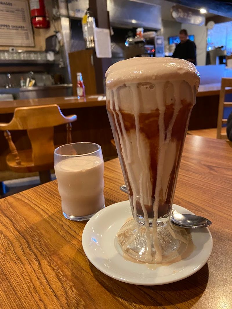Classic Diner Drinks and Sides That Complete the Meal