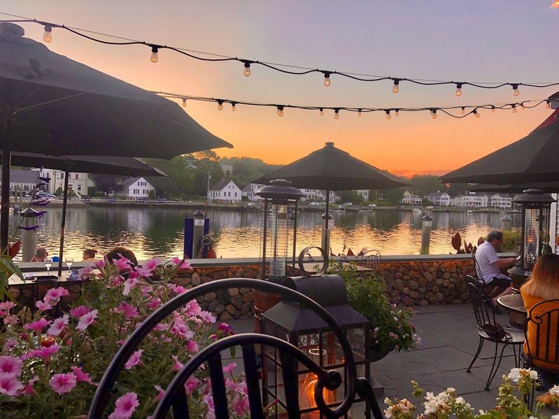 S&P Oyster Restaurant And Bar, Mystic