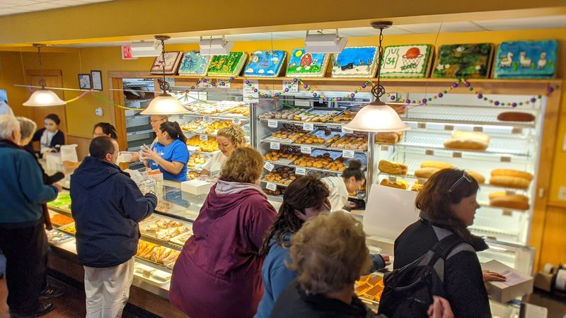 This Beloved Wisconsin Bakery Has Perfected The Art Of Fresh Polish Baking - Decor Hint Fresh Kielbasa That Smells Like Sunday