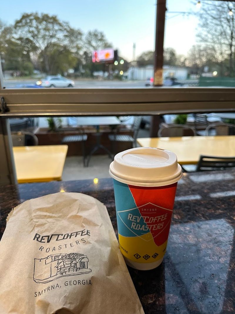 Outdoor Seating Front and Back for Every Kind of Morning