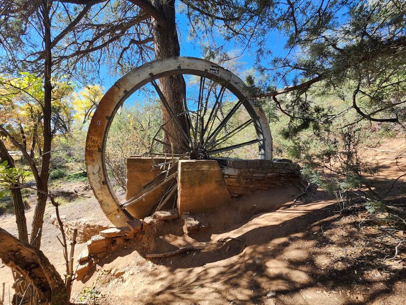 This Easy Arizona Trail Leads To A Stunning Waterfall That Feels Almost Unreal - Decor Hint Trail Conditions And What To Bring With You