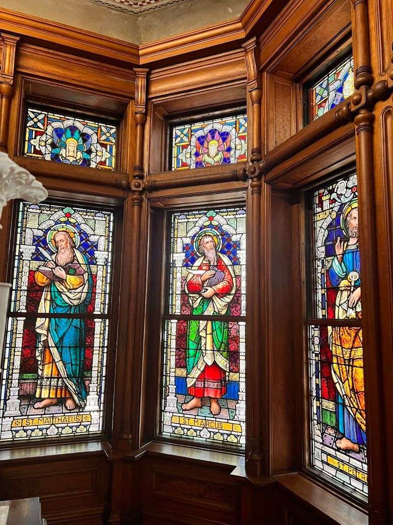 Stained Glass Windows That Paint The Walls With Light