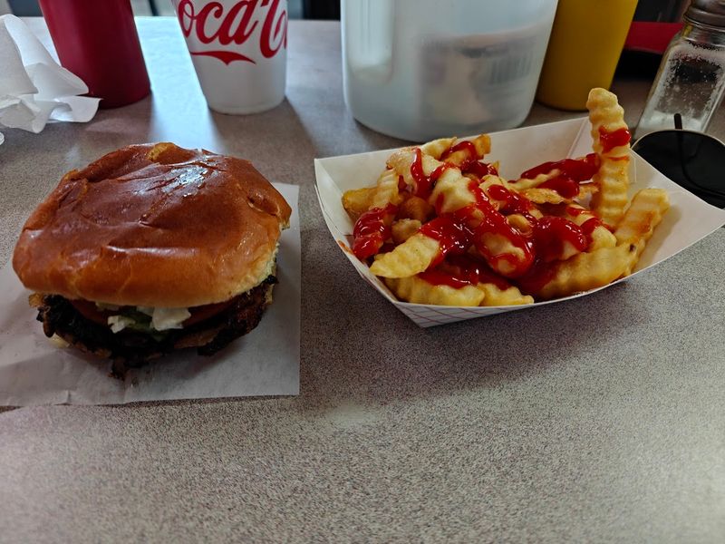 These Smash Burgers At This Tiny Kentucky Restaurant Have Built A Huge Following - Decor Hint A Menu That Keeps Things Gloriously Simple