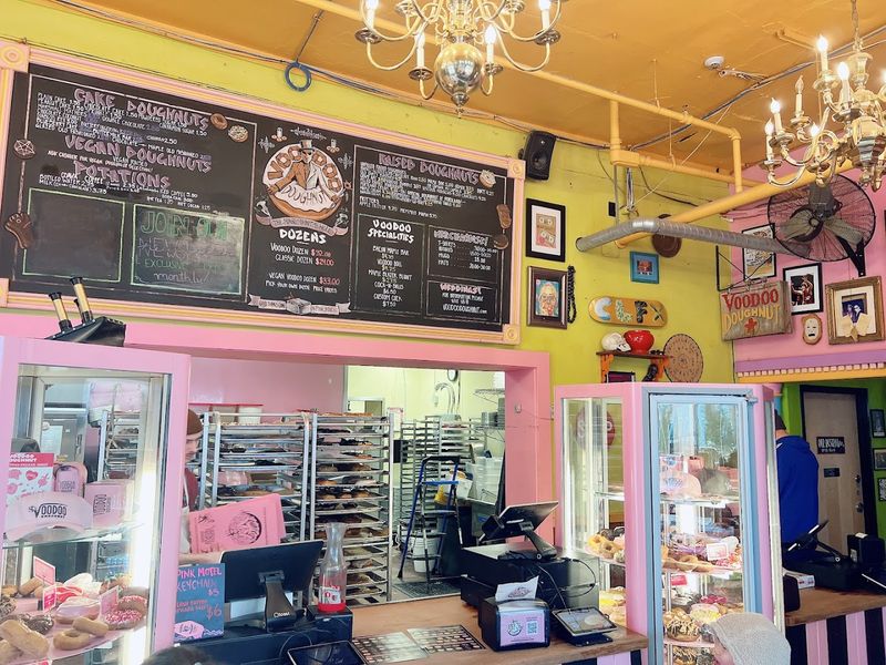 Oregon Has A Donut Shop Where The Line Wraps Around The Block Long Before Most People Have Had Their First Coffee - Decor Hint Why You Must Visit Again