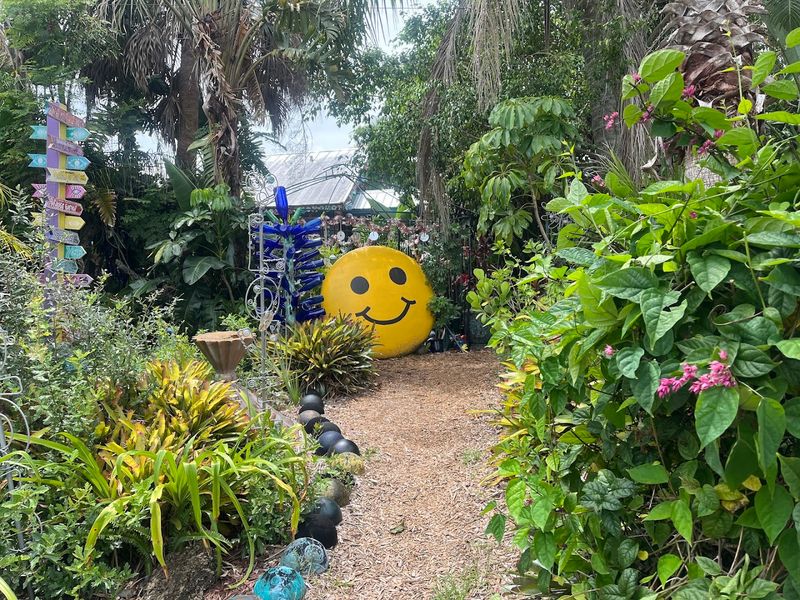 This Enchanting Florida Garden Feels Like Something From A Fantasy Novel - Decor Hint What The Garden Actually Looks Like