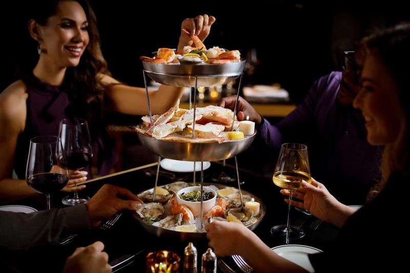 A Raw Bar and Seafood Selection Worth Exploring