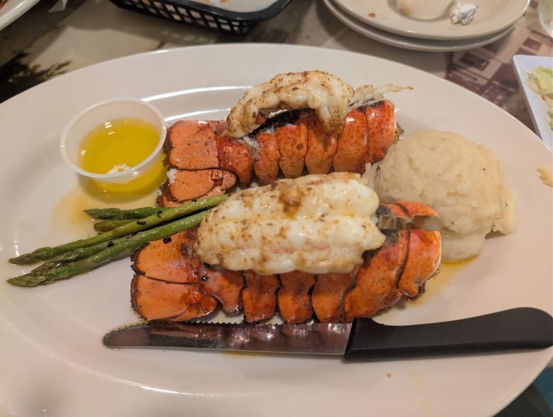 This Florida Beachfront Restaurant Makes A Grouper Sandwich You Won't Forget - Decor Hint Fresh Seafood Done Right