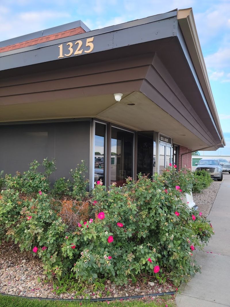 The Mom-And-Pop Restaurant In Nebraska That Locals Say Has The State's Best Homemade Pies - Decor Hint Friendly Service That Makes Every Visit Feel Personal