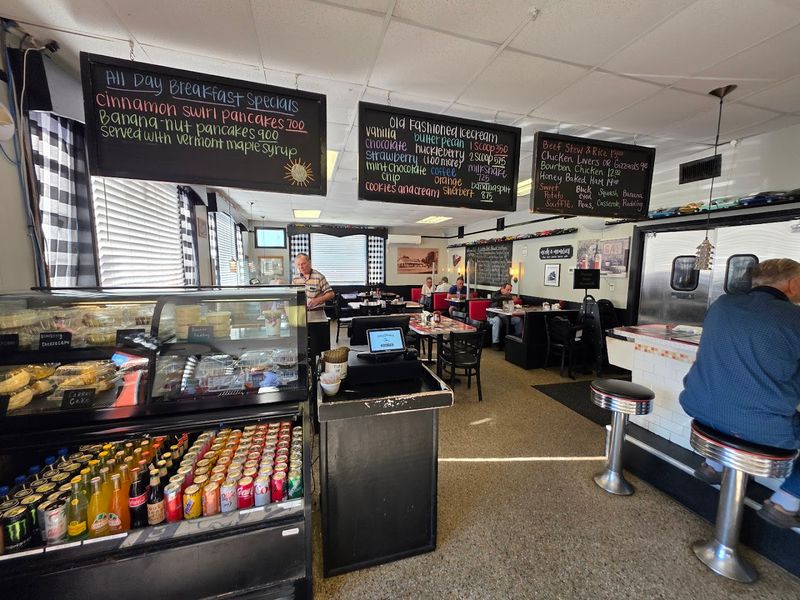The Warm, Classic Diner Atmosphere