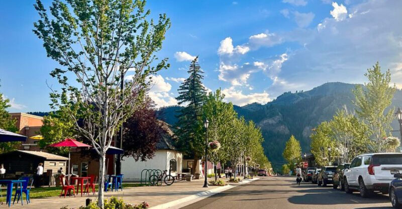 These 10 Adorable Idaho Villages Make A Weekend Trip Feel Like A Storybook Escape