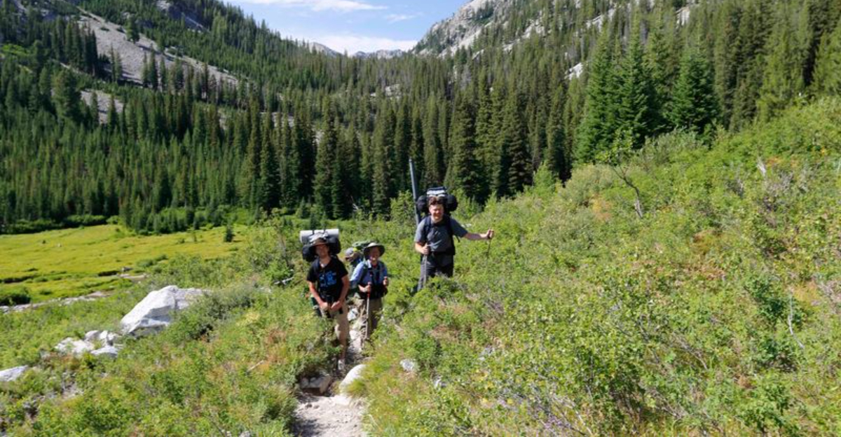 These Breathtaking Idaho Day Hikes Make The Views Worth The Effort - Decor Hint