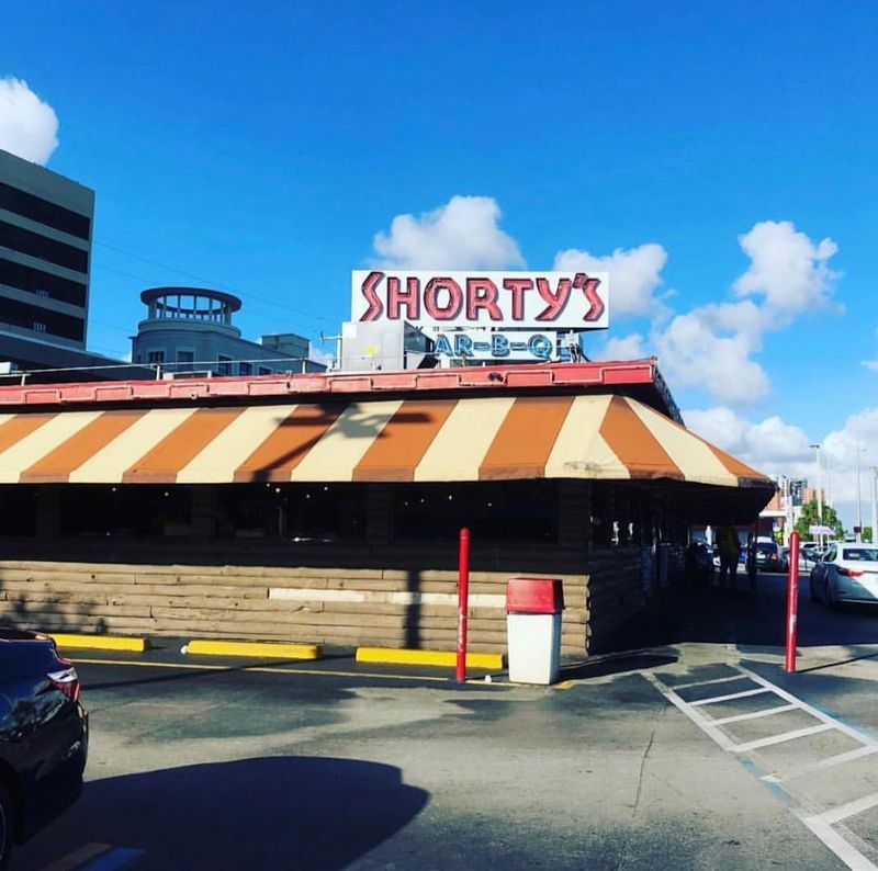 These Florida BBQ Spots Have Been Smoking Meat The Same Way For Generations - Decor Hint Shorty's BBQ